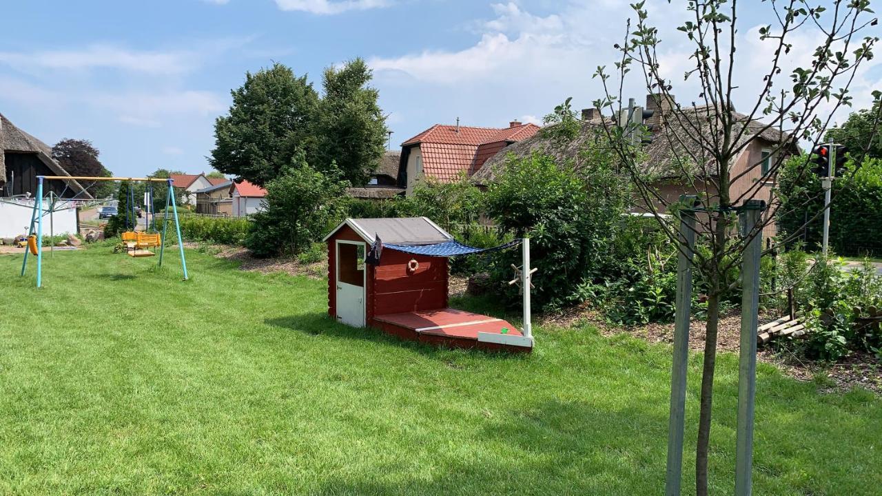 Ferienhaus Alte Schule Rambin Auf Ruegen Eksteriør bilde